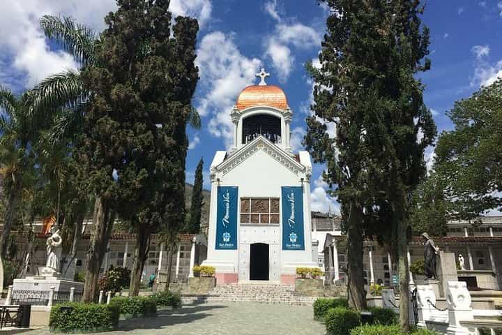 סיום היסטוריה ודת מדלין