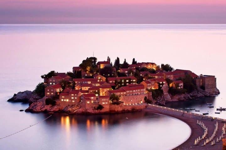 טיול מונטנגרו הגדול - הפארק הלאומי לובצ'ן, מוזיאון לובצ'ן, נהר קרנוגביץ', סנט סטפן