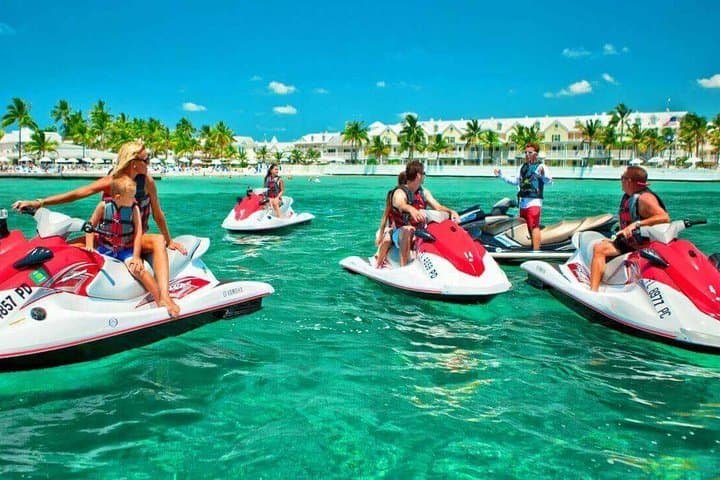 ג'ט סקי וחוף