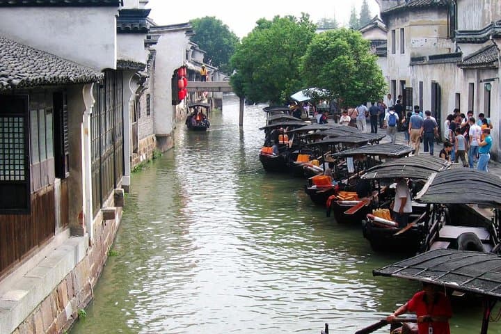 Shanghai Private Tour: Zhujiajiao Water Town and Boat Ride