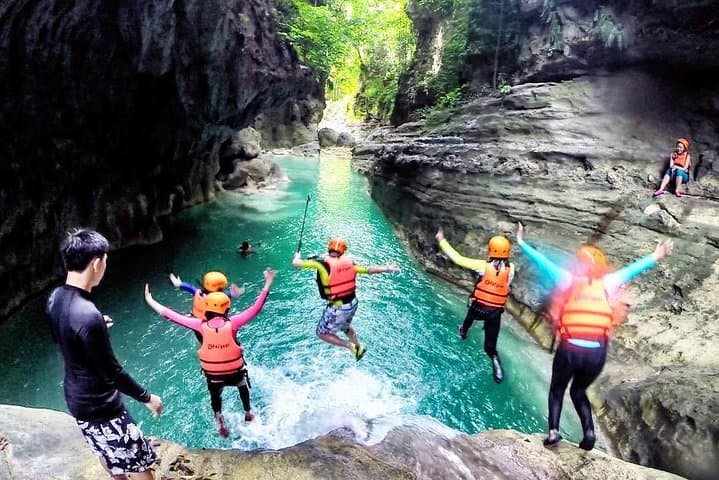 Cebu: Oslob Whale Shark Swimming and Kawasan Falls Canyoneering