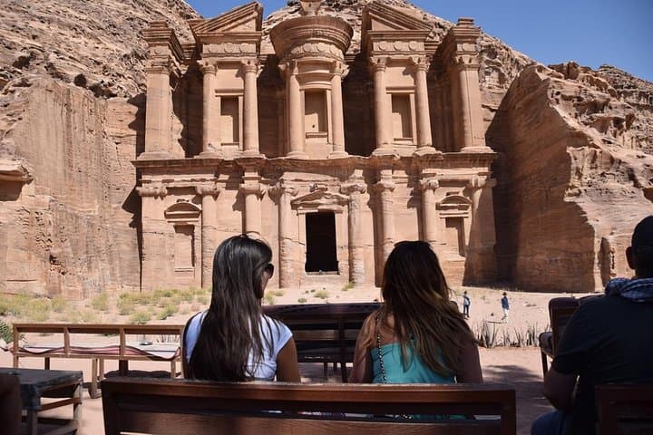 2-Day Highlights – Petra, Wadi Rum & Dead Sea (Max 17 Travelers)