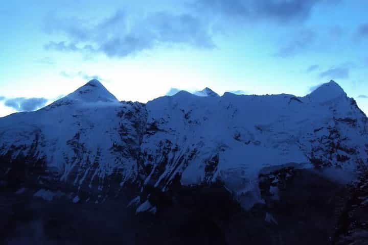 הרפתקאות טיפוס על פסגת האי