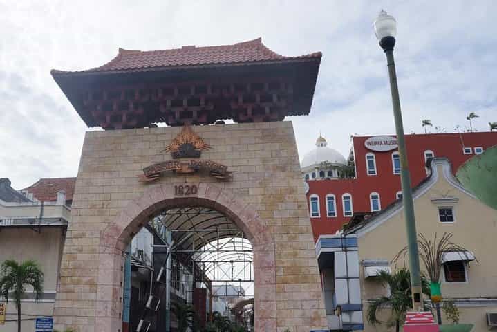 Jakarta City Tour: Shopping & Culinary Experience