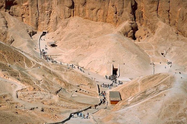 Luxor Day Tour: Valley of Kings & Queens & Hatchepsut Temples