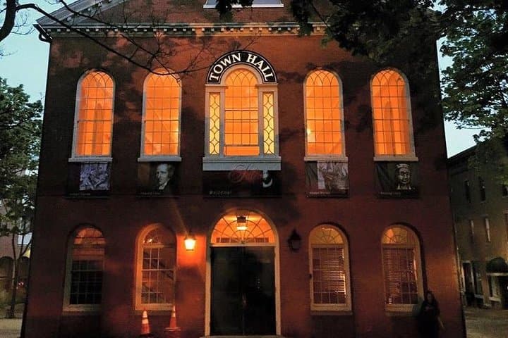 סיור מיקומי הסרט "הוקוס פוקוס" של סיילם (יובל 31)