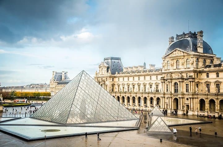 Louvre Access with Mona Lisa Escort or Guided Option