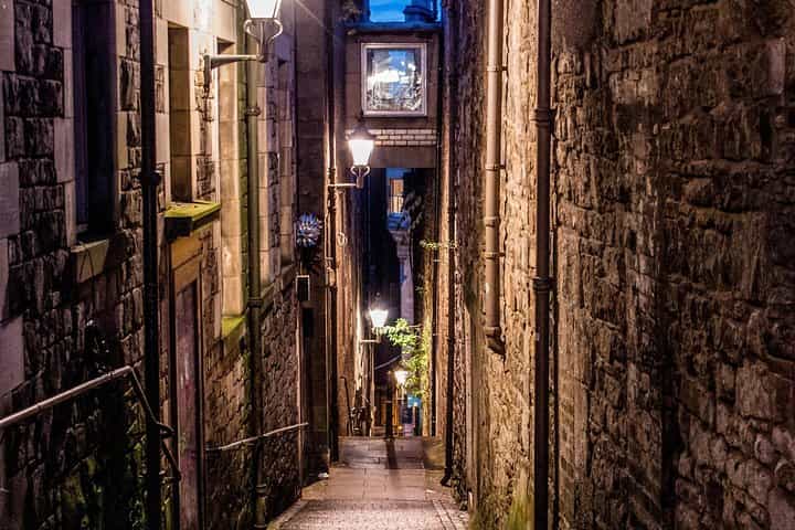 Walk on the pages of Edinburgh – private literary tour