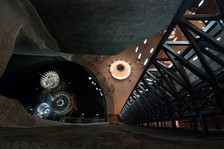 טיול יום למכרה המלח בטורדה, כפר רימטאה ומבצר קולשטי