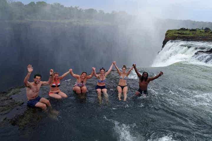 בריכת השטן אי ליווינגסטון ארוחת בוקר