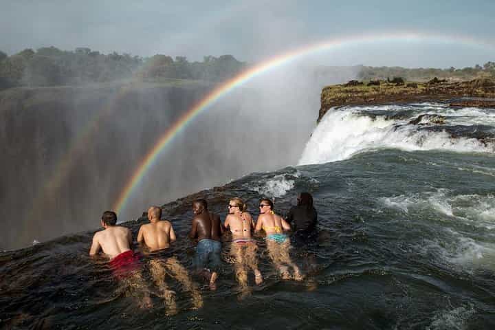 בריכת השטן אי ליווינגסטון ארוחת בוקר