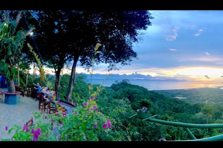 טור של 10 בחוויות בולטות של פונטארנס