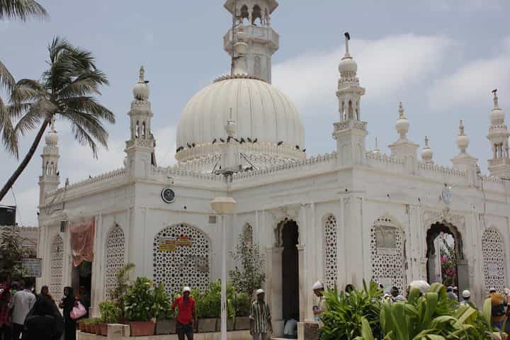 Sacred sites Mumbai tour: Hinduism, Christianity, Judaism & more