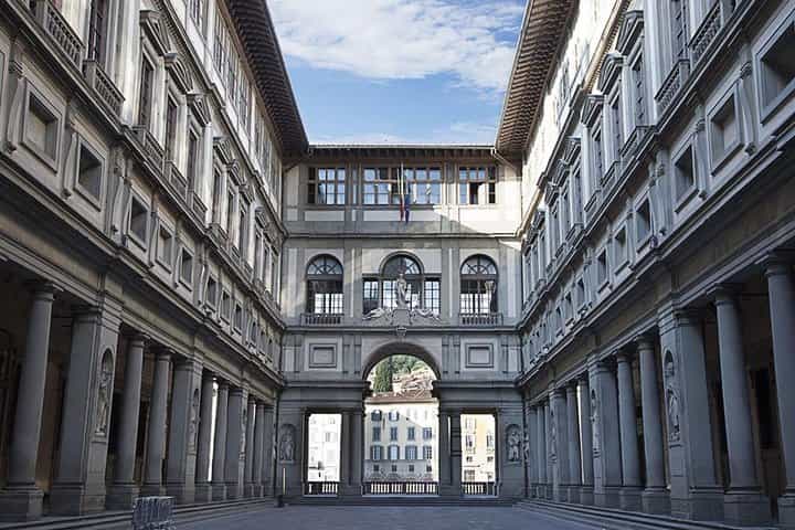 Small group: Uffizi Gallery Timed Entry Ticket Included