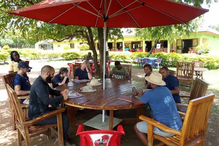 זמן כיף באוגנדה (מיטה, ארוחת בוקר, צהריים וערב)