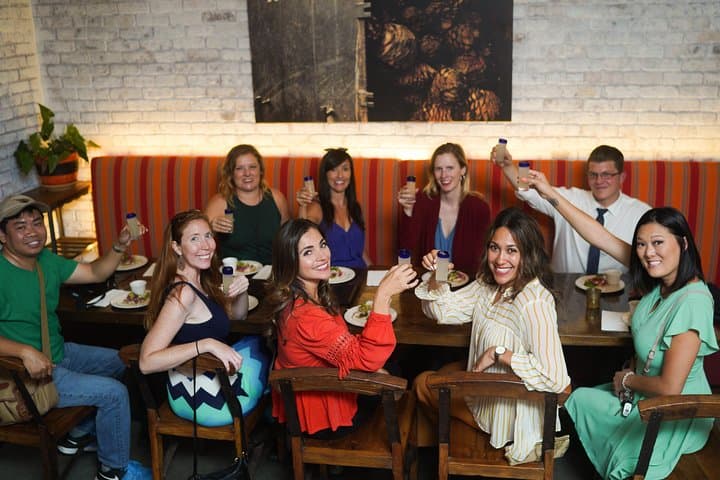 סיור אוכל ומשקאות ברובע הגזלמפ: בתי בושת, נגיסות ומשקאות