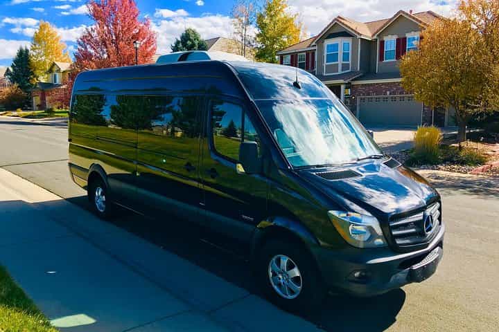 שירות רכב פרטי משדה התעופה הבינלאומי של דנבר (DEN) לווייל או בוור קריק