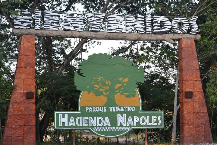 סיור לפארק הנושא Hacienda Nápoles