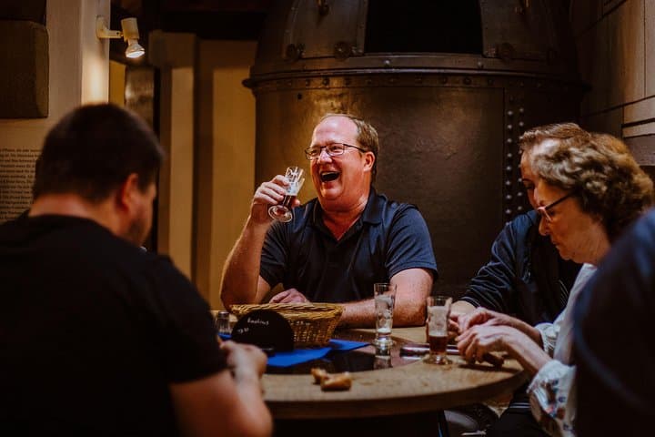 סיור ערב של בירה ומאכלים בווארים במינכן