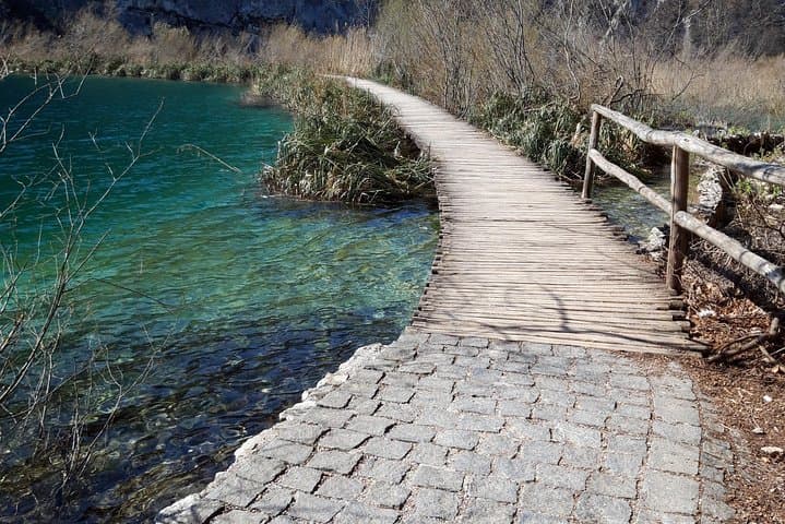 Zadar to Plitvice lakes: Guided tour with pre-booked tickets