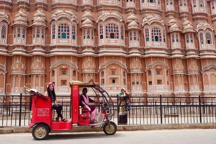Explore Jaipur City tour by Rickshaw - A different experience