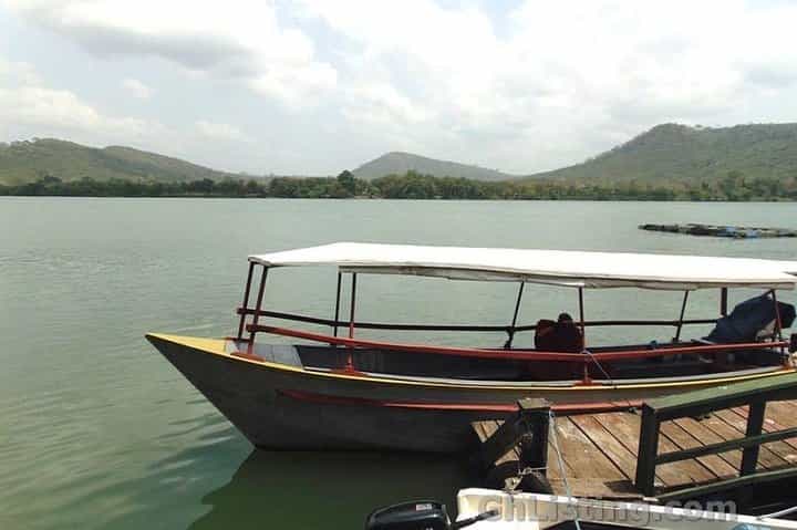 Full Day Lake Bosomtwe Boat Cruisely and Kumasi City Tours
