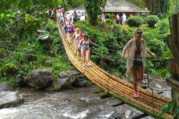 סיור מפל דארק וויו וחוף