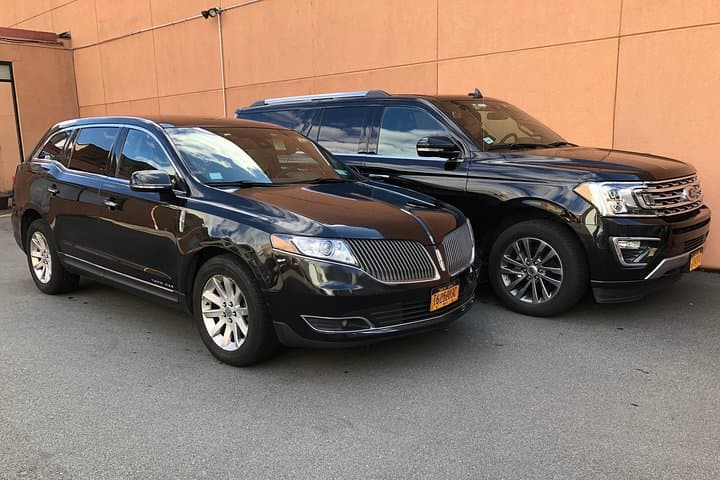 העברת הגעה פרטית: שדות התעופה של NYC (JFK) (LGA) (EWR) לברוקלין