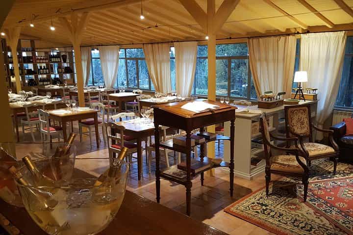 סיור חופי בנמל ליבורנו: סיאנה, סן גימיניאנו, ארוחת צהריים וטעימות יין