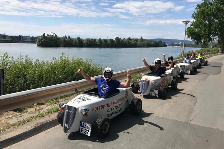 סיור רכבי ספורט במיינץ 100 דקות