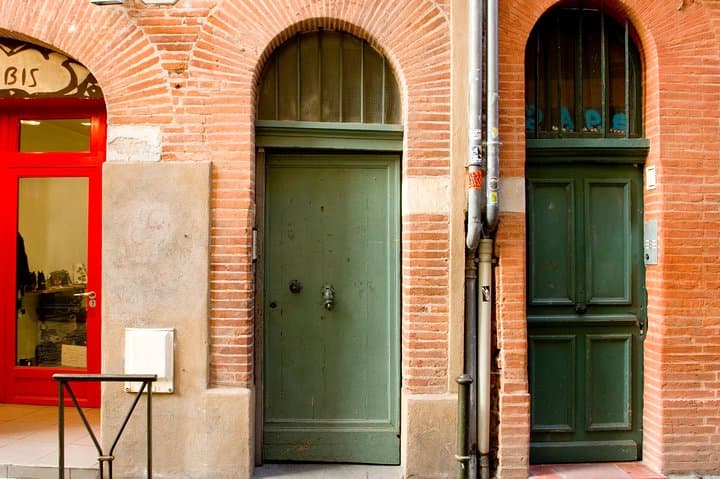 הורד את הבגדים שלך ותן לעצמך להיות מצויר!