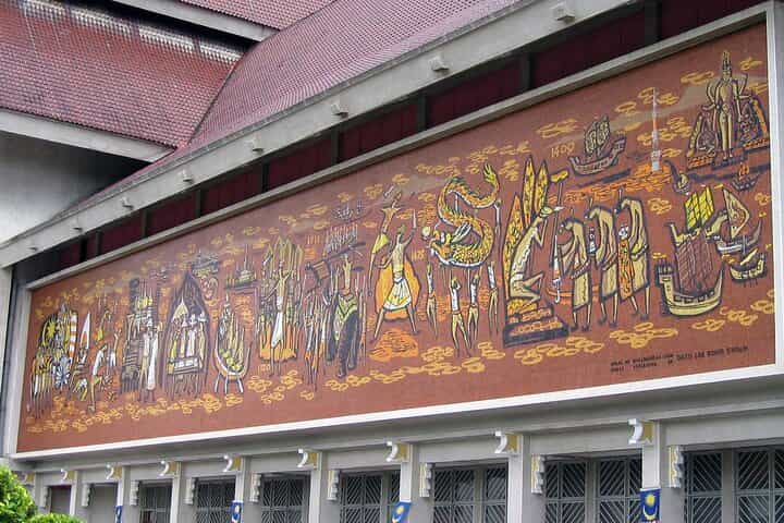 המוזיאון הלאומי של מלזיה עם אתרים מפורסמים בעיר קואלה לומפור