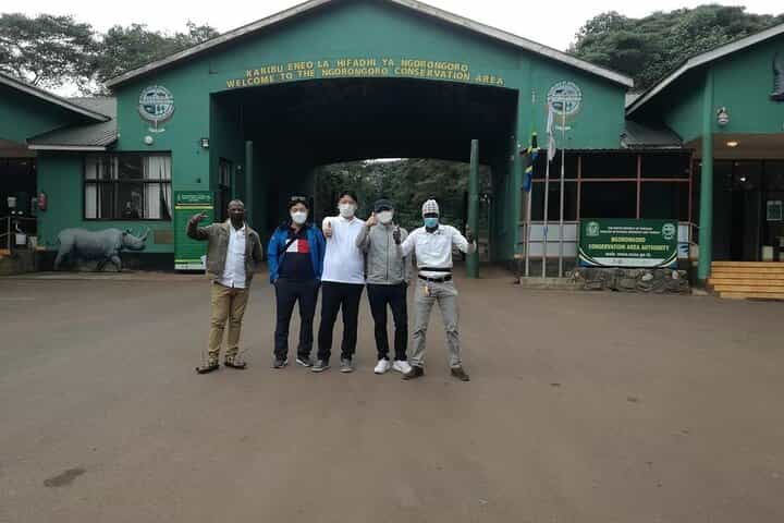 3Days Serengeti Safaris Trip.2nights Serengeti Safari Lodge.