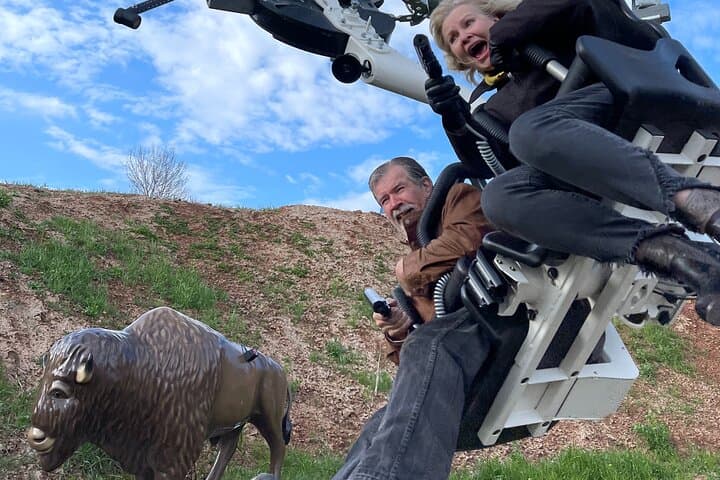 כרטיסי רכבת הרים עם ארוחת ערב ומופע בעיר רפיד