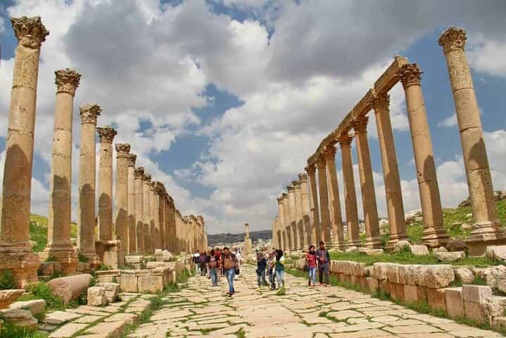 Exclusive 1-Day Luxury Journey: Experience Jerash & Ajloun Castle