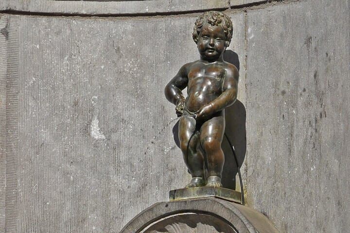 Brussels Walking and Tasting Tour (Beers,Chocolates&Fries/Waffle)