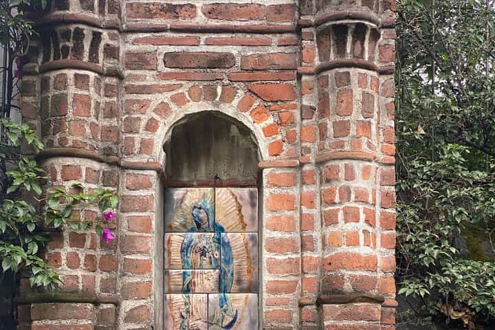 Your city, your way. Private Mexico City tour with a local expert