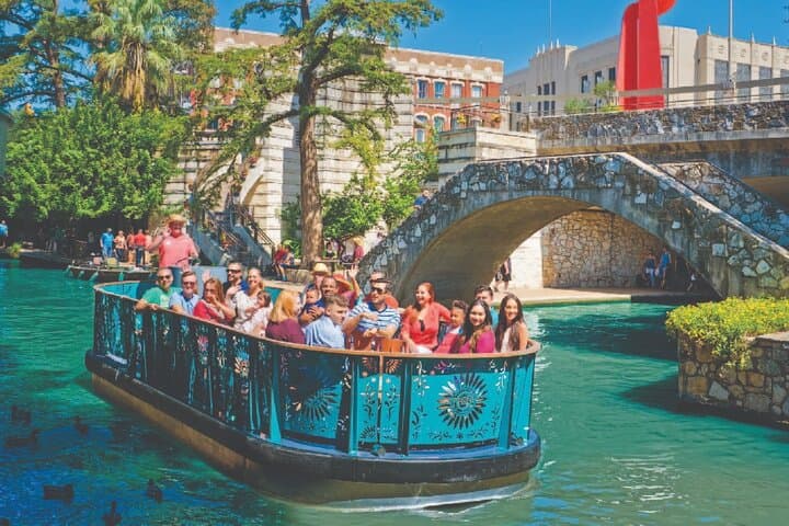 San Antonio Premium City Tour with Alamo & River Walk Cruise