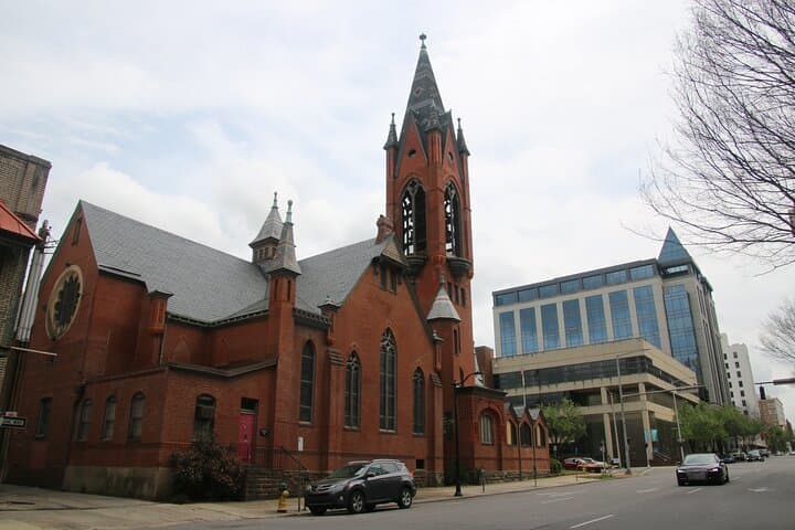 סיור רוחות הליכה עצמאי במרכז העיר בימים