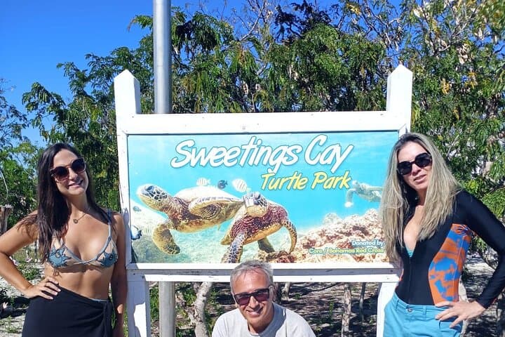 Blue hole, drift snorkeling, turtles Celebration Key is welcome