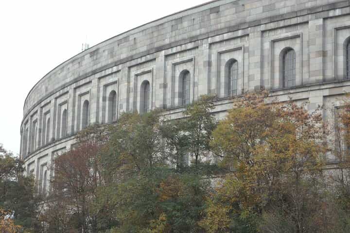 טיול פרטי ממינכן לנירנברג עם תחבורה ציבורית.