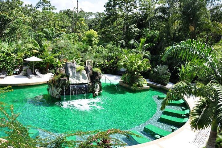 סיור קומבו בהר הגעש ארנל, מפל לה פורטונה, מעיינות חמים עם ארוחה צהריים וערב