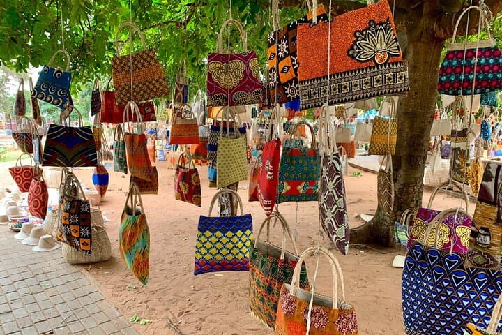 סיור הליכה באמנות במפוטו