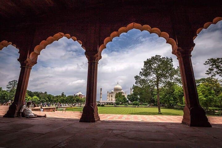 סיור פרטי מודרך בטאג' מהאל עם כרטיס כניסה ללא תור