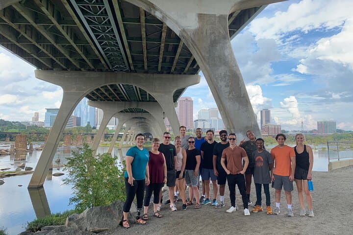 טיול רגלי בנהר ג'יימס בריצ'מונד, וירג'יניה