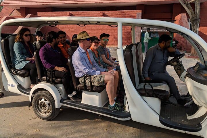 טיול טאג' מהאל, מבצר אגרה ובייבי טאג' באותו יום מדלהי ברכב.