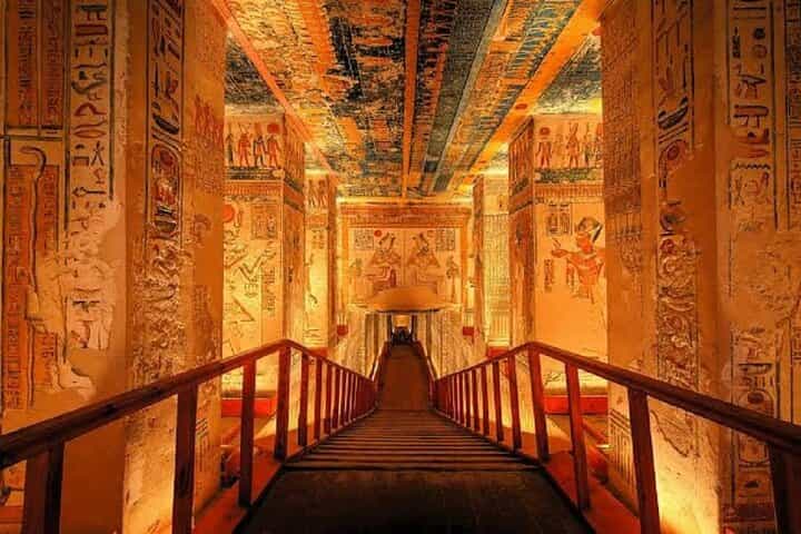 Private Tour to Valley of the Kings & Queens with Lunch