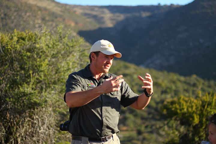 סיור מונחה בח wilderness סיבויה כולל הכל למשך 15 ימים