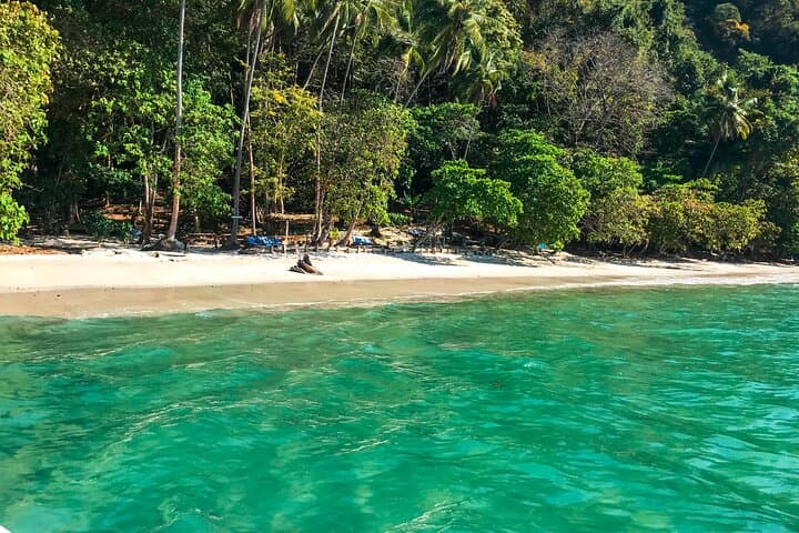 טיול יומי לפלייה פנטזיה על קטמרן סילונג