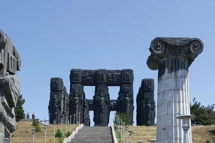 סיור יומי בטביליסי - מסטחטה - ג'ווארי - אנדרטת כרוניקות גיאורגיה - טביליסי